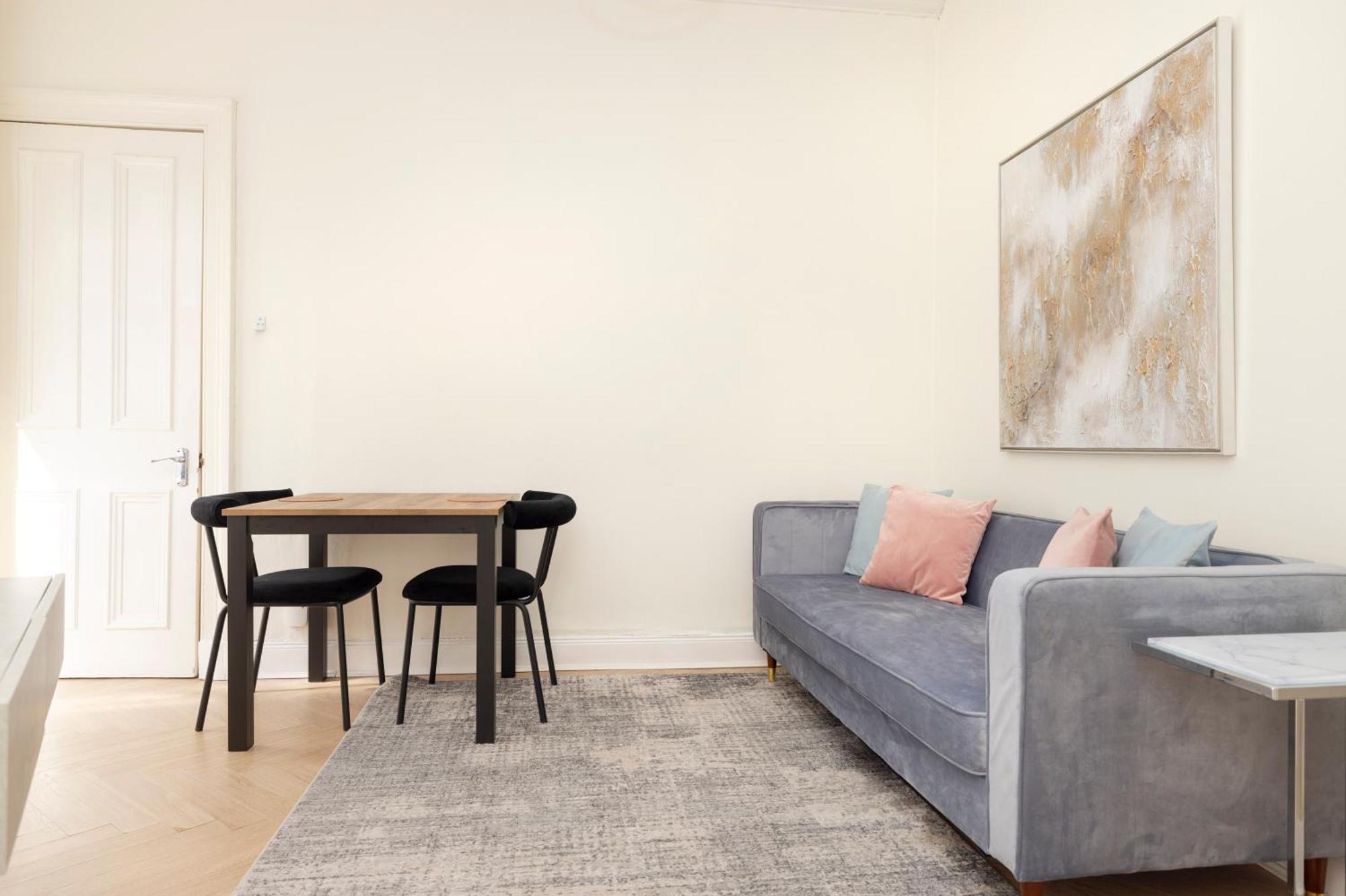 Joivy Modern Flat In City Centre - For Up To 3 Guests Daire Edinburgh Dış mekan fotoğraf