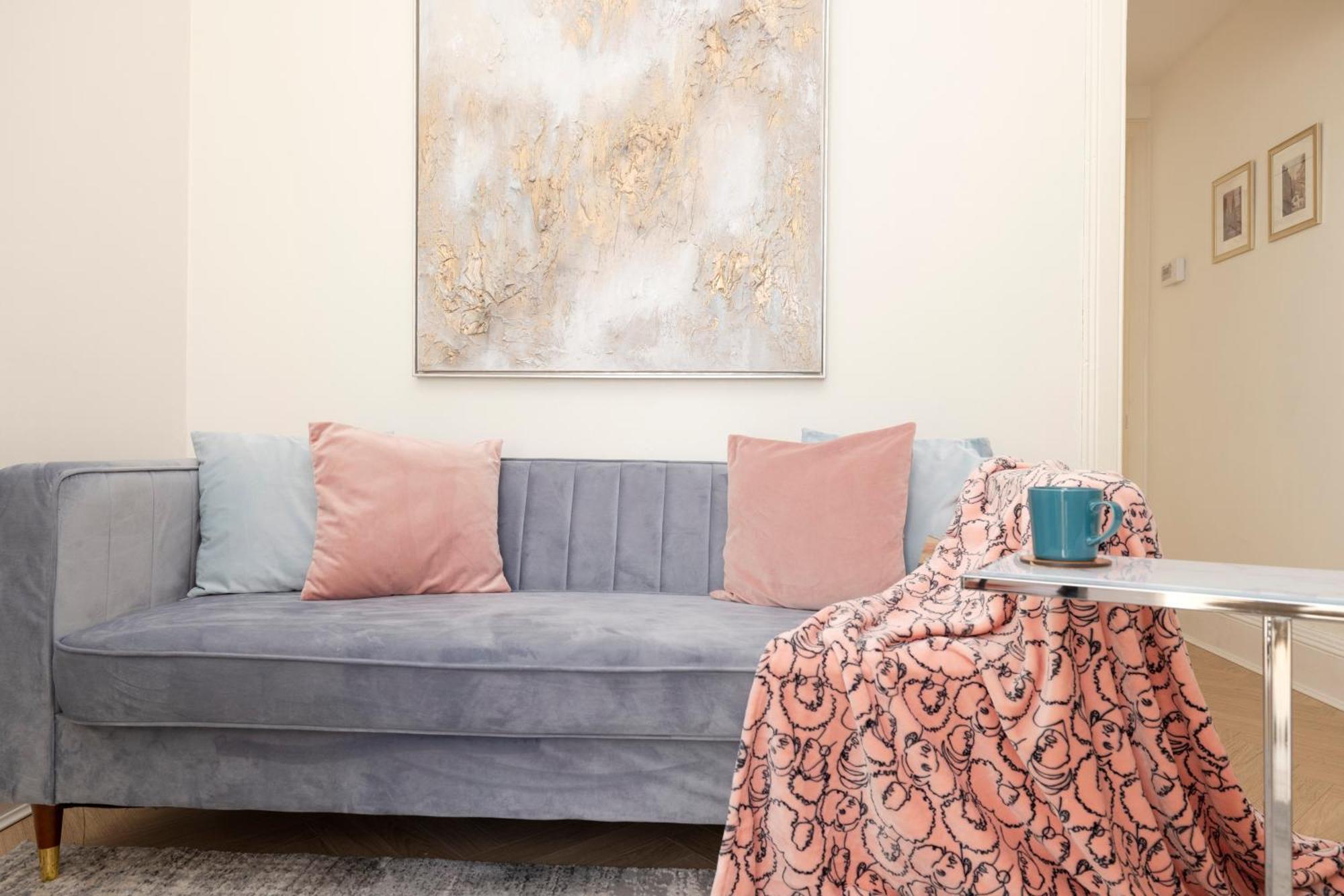 Joivy Modern Flat In City Centre - For Up To 3 Guests Daire Edinburgh Dış mekan fotoğraf